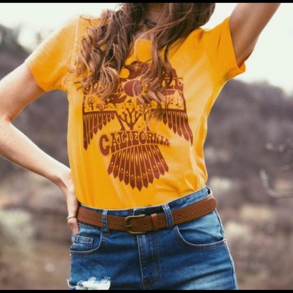 Joshua Tree California Hawk Mustard  Graphic Tee - Picture 3 of 3